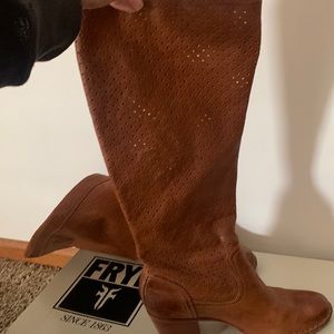 Frye Lucinda perforated slouch tall boot tan 7.5M